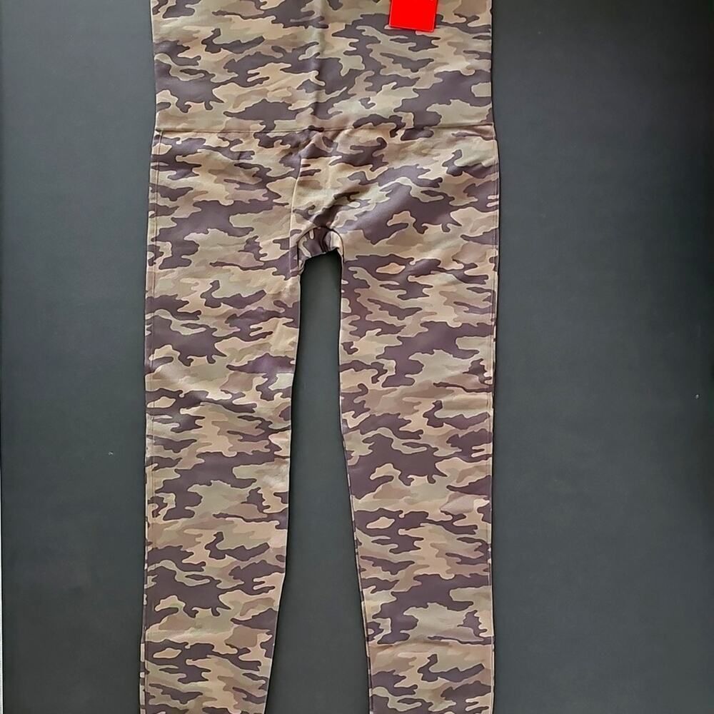 SPANX Look At Me Now Camo High Rise Capri Leggings 1X NWT